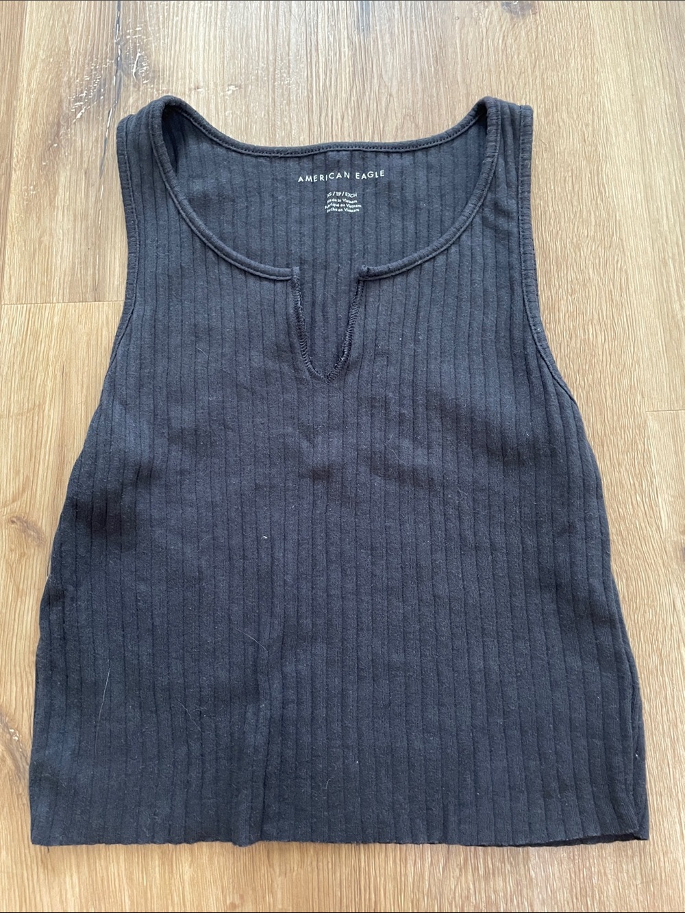 Bundle of American Eagle Outfitters Cropped Tanks - Picture 2 of 9
